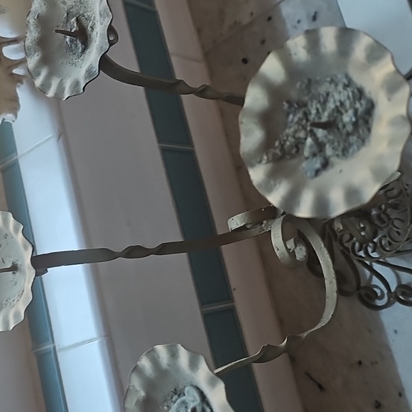 Metal candelabra - Picture 6 of 8